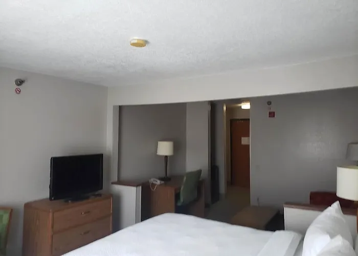 Hotel Country & By Radisson, Fairview Heights, Il 3*