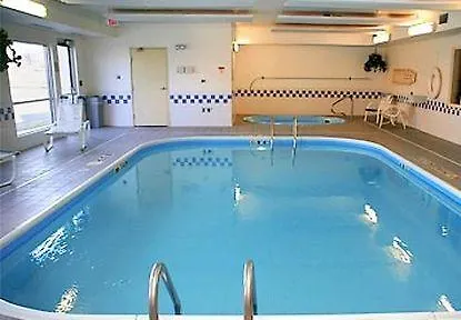 Country & By Radisson, Fairview Heights, Il 3*