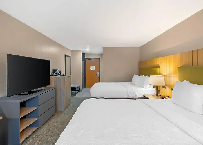 Country & By Radisson, Fairview Heights, Il Hotel