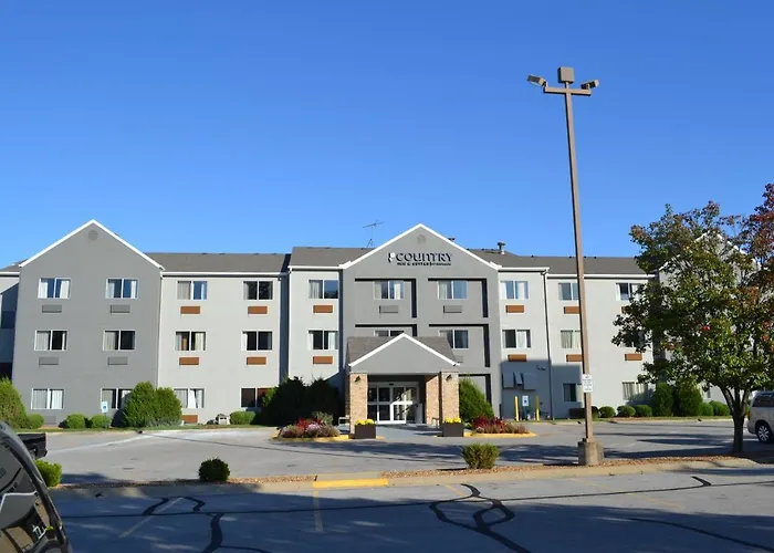 Country & By Radisson, Fairview Heights, Il 3*