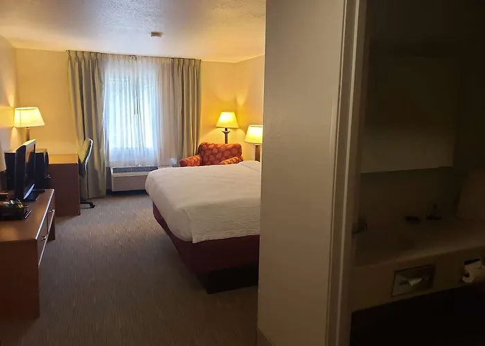 Hotel Country & By Radisson, Fairview Heights, Il Fairview Heights